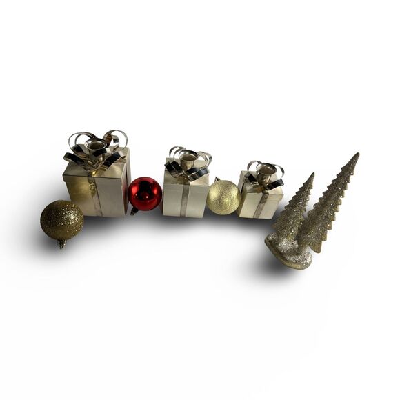 Christmas Candlesticks Gift Theme - Picture 1 of 2